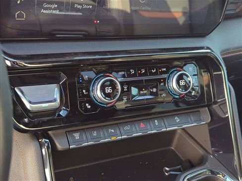 Used 2024 GMC Sierra 2500 AT4 w/ AT4 Premium Plus Package AWD/4WD image 22