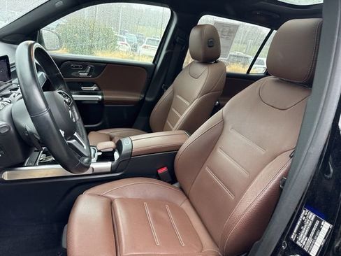 Used 2020 Mercedes-Benz GLB 250 4MATIC image 27