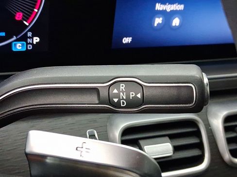 Used 2024 Mercedes-Benz GLE 350 4MATIC image 16