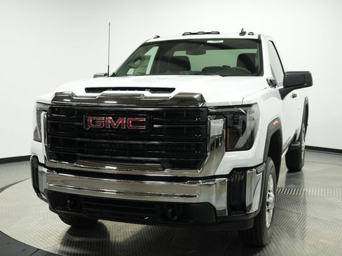 New 2026 GMC Sierra 2500 Pro image 3