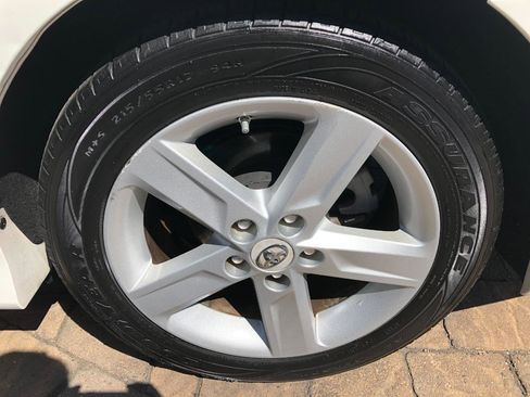 Used 2012 Toyota Camry SE FWD image 11