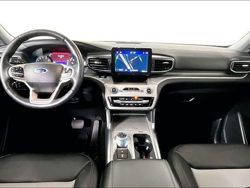 Used 2022 Ford Explorer XLT w/ Equipment Group 202A image 15