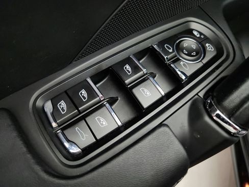 Used 2016 Porsche Cayenne GTS AWD/4WD image 22