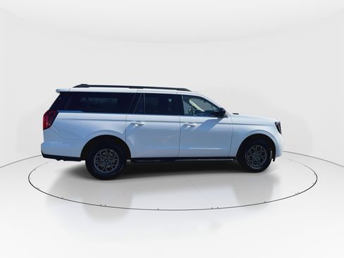 Used 2025 Ford Expedition Max Active image 9