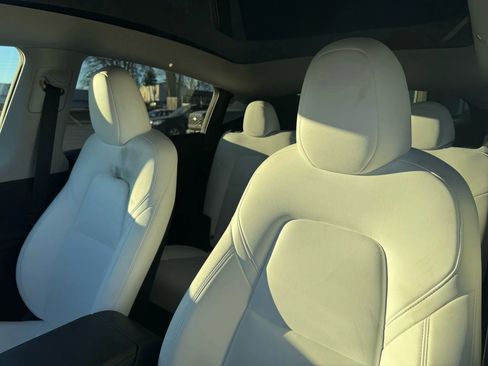 Used 2024 Tesla Model Y Long Range image 4