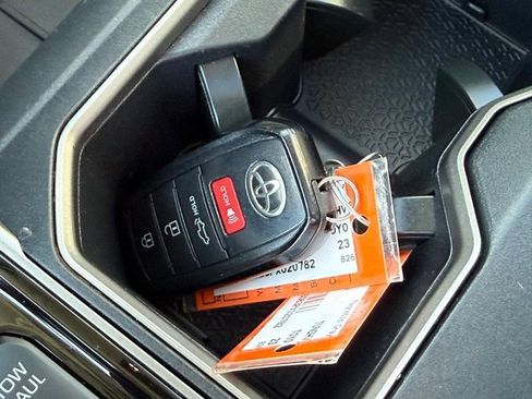 Used 2023 Toyota Tundra Limited image 30