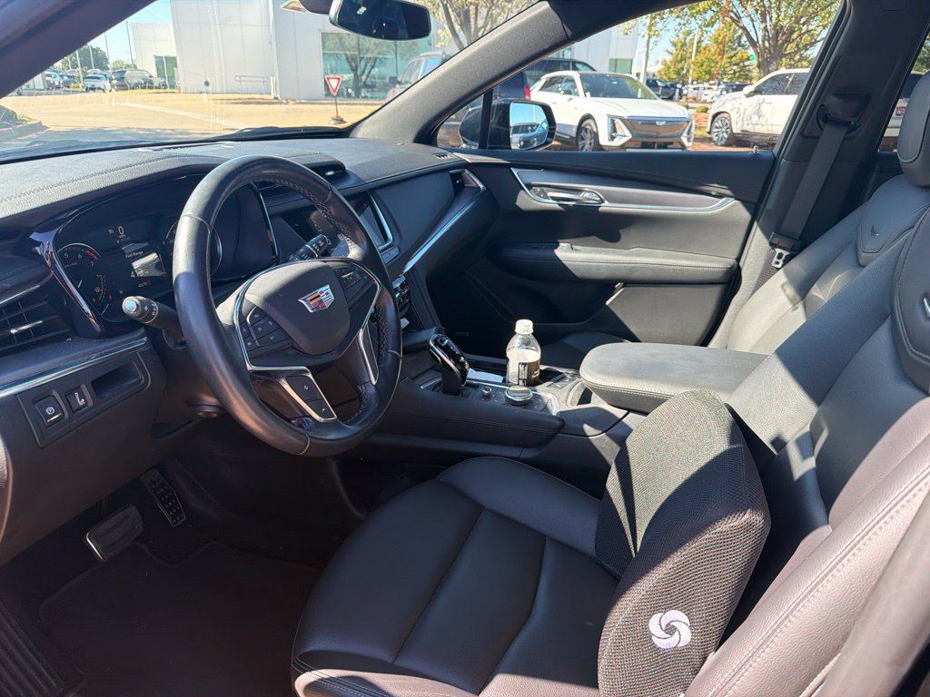 Used 2020 Cadillac XT5 Luxury w/ LPO, Premium Carpet Package FWD image 7
