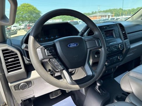 Used 2017 Ford F550 4x4 Regular Cab Super Duty image 23