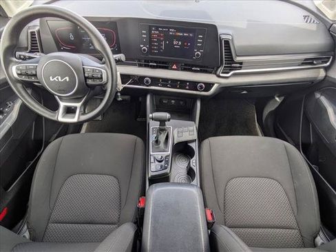 Used 2025 Kia Sportage LX FWD image 17