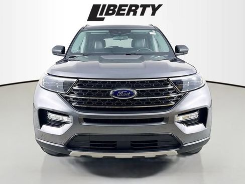 Used 2022 Ford Explorer XLT w/ Equipment Group 202A image 2