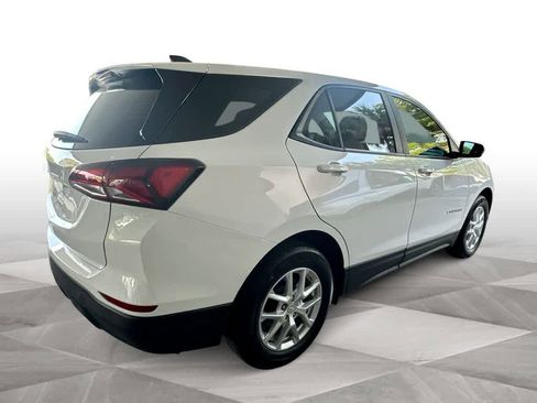 Used 2023 Chevrolet Equinox LS FWD image 8