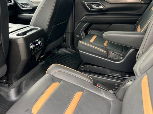 Used 2021 GMC Yukon XL AT4 w/ AT4 Premium Plus Package AWD/4WD image 9