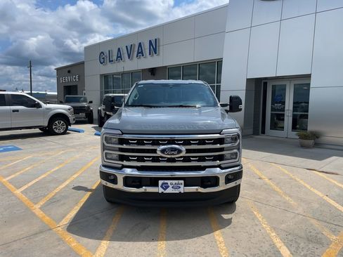 New 2025 Ford F250 Lariat w/ Lariat Ultimate Package AWD/4WD image 2