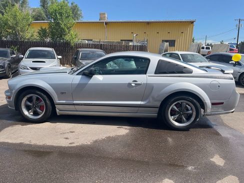 Used 2007 Ford Mustang GT Premium RWD image 2