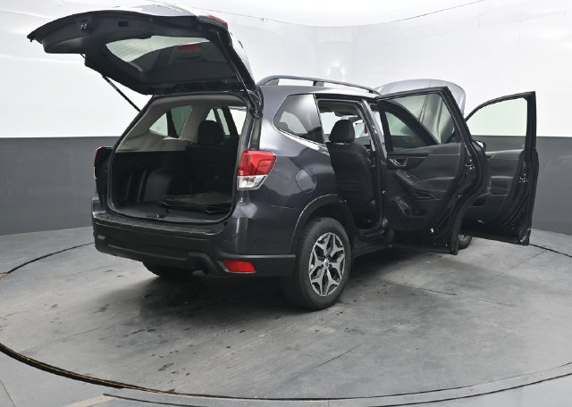 Used 2019 Subaru Forester Premium AWD/4WD image 47