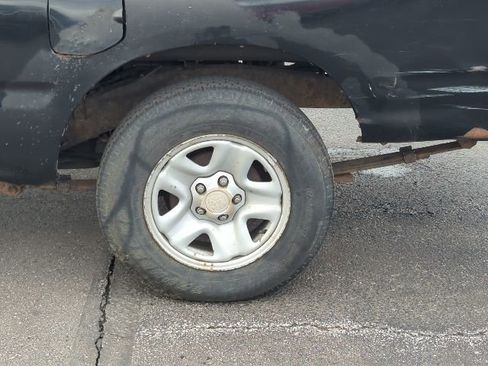 Used 2003 Toyota Tacoma 2WD Xtracab image 11