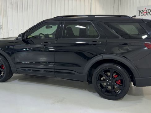 Used 2020 Ford Explorer ST w/ ST Street Pack image 7