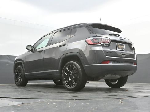 Used 2023 Jeep Compass Latitude AWD/4WD image 36