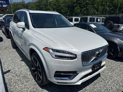 Used 2023 Volvo XC90 B5 Plus w/ Protection Package Premier AWD/4WD image 2