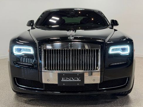 Used 2017 Rolls-Royce Ghost RWD image 2