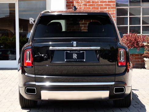Used 2022 Rolls-Royce Cullinan w/ Cullinan Package AWD/4WD image 23