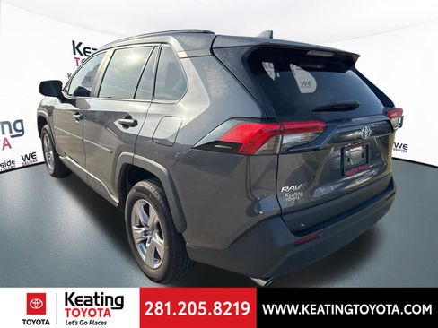 Used 2025 Toyota RAV4 XLE w/ Convenience Package FWD image 5