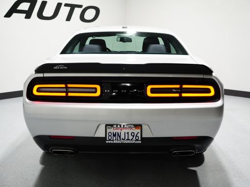 Used 2019 Dodge Challenger SXT w/ Blacktop Package image 9