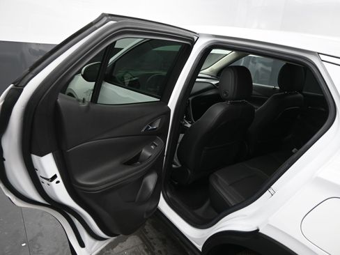 Used 2023 Buick Encore GX Preferred w/ Cold Weather Comfort Package image 14