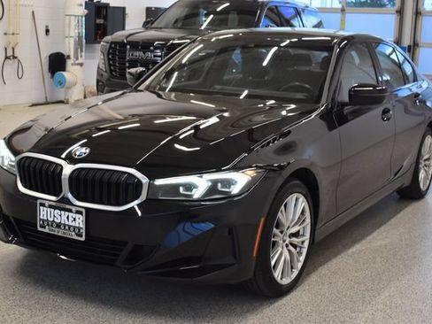 Used 2023 BMW 330i xDrive Sedan w/ Premium Package AWD/4WD image 9