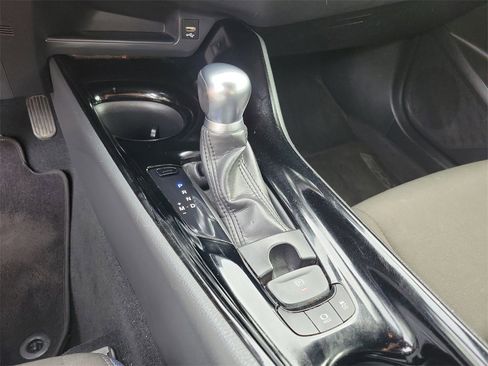 Used 2020 Toyota C-HR LE image 34