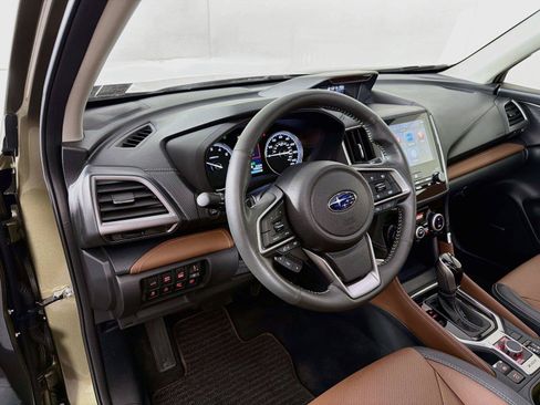 Used 2024 Subaru Forester Touring AWD/4WD image 16