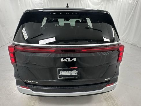 New 2026 Kia Carnival LXS image 4