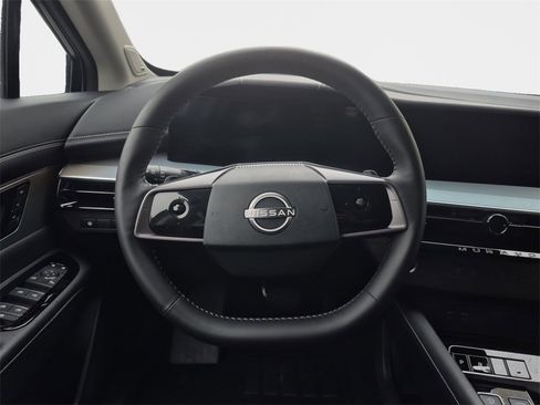 Used 2025 Nissan Murano SL image 11
