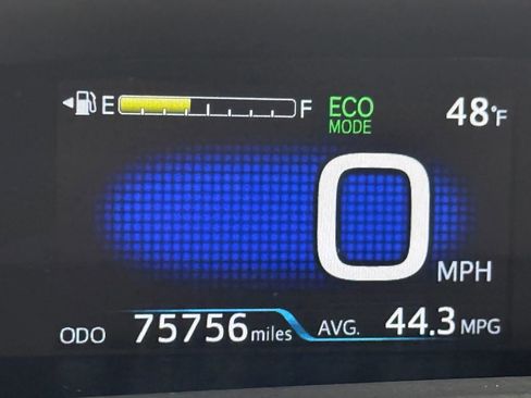 Used 2017 Toyota Prius Two image 27