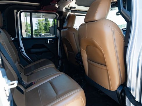 Used 2020 Jeep Gladiator Overland image 26