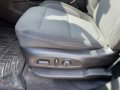 Used 2020 Chevrolet Traverse LT FWD image 5