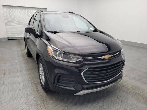 Used 2020 Chevrolet Trax LT w/ LT Convenience Package FWD image 14
