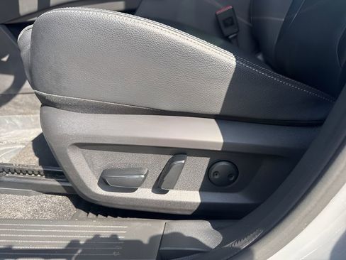 Used 2023 Nissan Rogue SL w/ SL Premium Package image 10