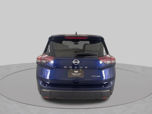 Used 2024 Nissan Rogue SV AWD/4WD image 6