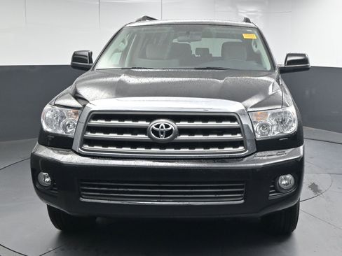 Used 2017 Toyota Sequoia SR5 image 2
