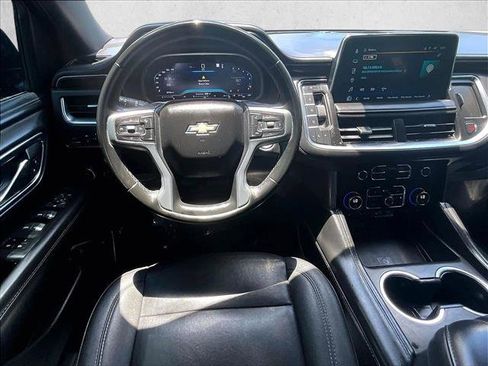 Used 2023 Chevrolet Suburban LT RWD image 7