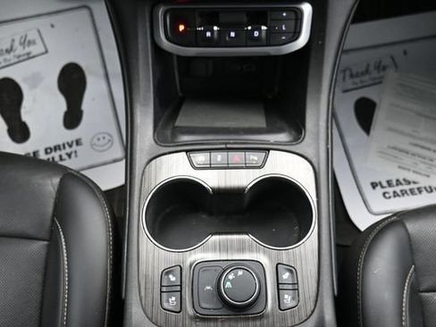 Used 2023 GMC Acadia SLT w/ Preferred Package FWD image 19