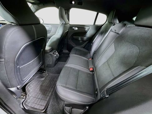 Certified 2023 Volvo C40 P8 Recharge Ultimate w/ Protection Package Premier AWD/4WD image 27