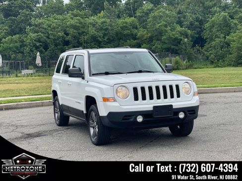 Used 2015 Jeep Patriot High Altitude AWD/4WD image 11