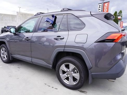 Used 2022 Toyota RAV4 XLE w/ Convenience Package FWD image 6