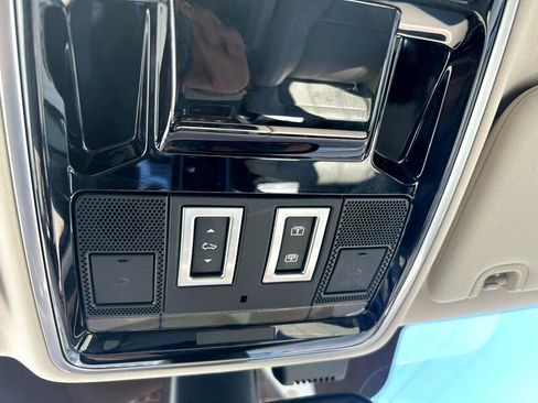 Used 2016 Land Rover Range Rover HSE image 23