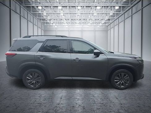 Certified 2025 Nissan Pathfinder SV AWD/4WD image 10