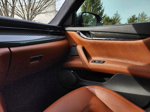 Used 2019 Maserati Quattroporte GTS GranLusso image 25