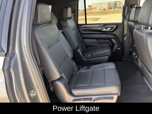 Used 2022 Chevrolet Suburban Z71 w/ Luxury Package image 35