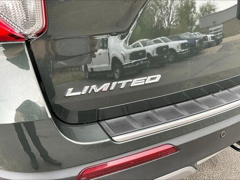 Used 2023 Ford Explorer Limited w/ Hybrid Equipment Group 310A AWD/4WD image 27